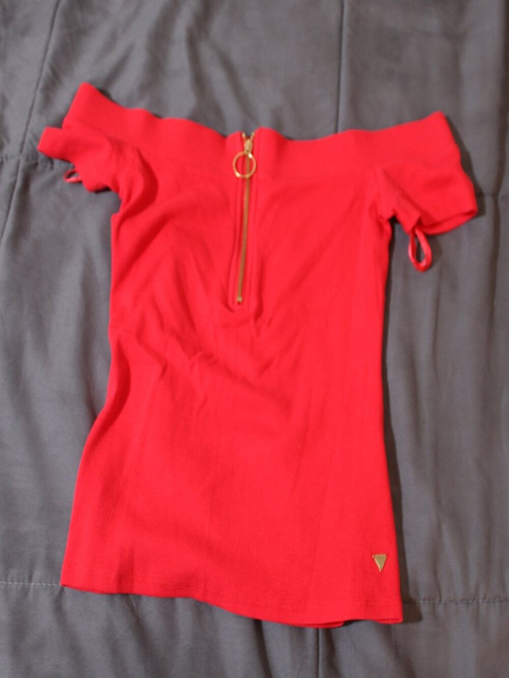 GUESS Red Off-Shoulder Ribbed Top with Front Zip - Excellent Condition - Picture 3 of 4